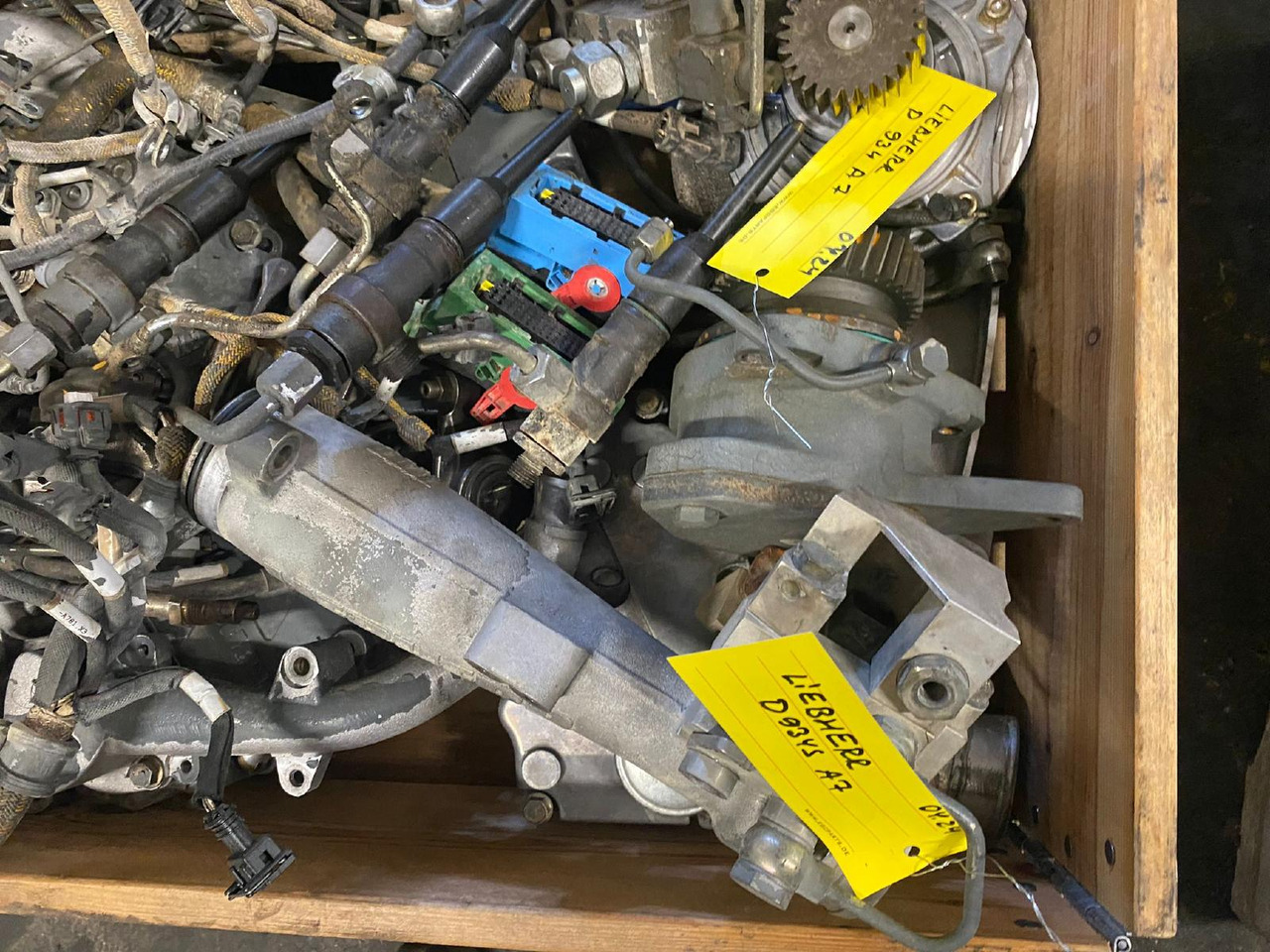 Liebherr D934S A7 - Motor y piezas para Maquinaria de construcción: foto 5 Liebherr D934S A7 - Motor y piezas para Maquinaria de construcción: foto 5