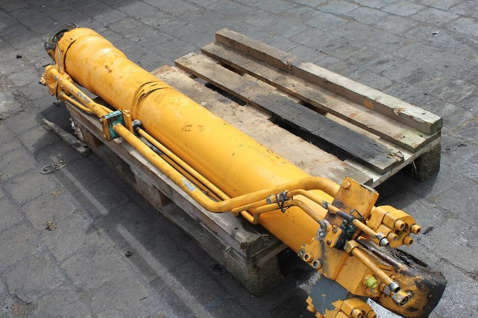 Liebherr R 924 HDSL - Cilindro hidráulico para Maquinaria de construcción: foto 3 Liebherr R 924 HDSL - Cilindro hidráulico para Maquinaria de construcción: foto 3