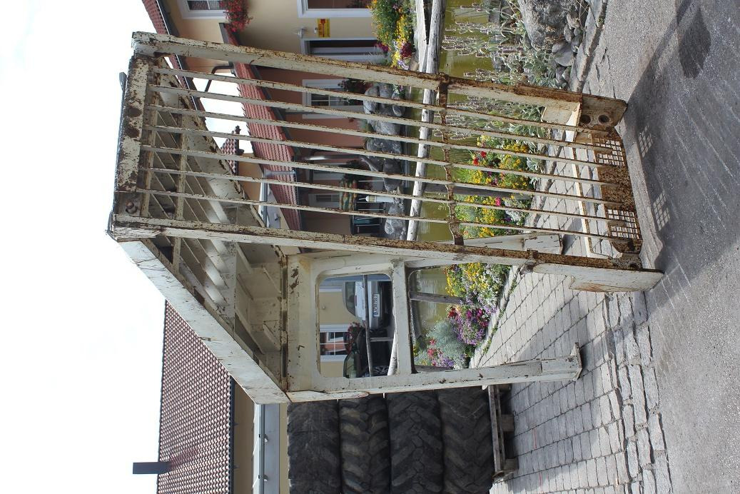 Liebherr R 974, R 964 - Carrocería y exterior para Maquinaria de construcción: foto 5 Liebherr R 974, R 964 - Carrocería y exterior para Maquinaria de construcción: foto 5