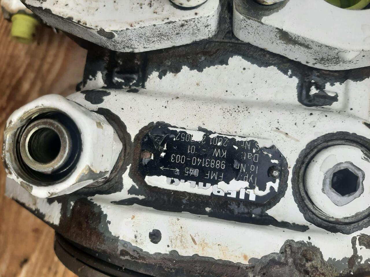 Liebherr SAT 225 / 220 aus A900B - Reductor de giro para Maquinaria de construcción: foto 5 Liebherr SAT 225 / 220 aus A900B - Reductor de giro para Maquinaria de construcción: foto 5