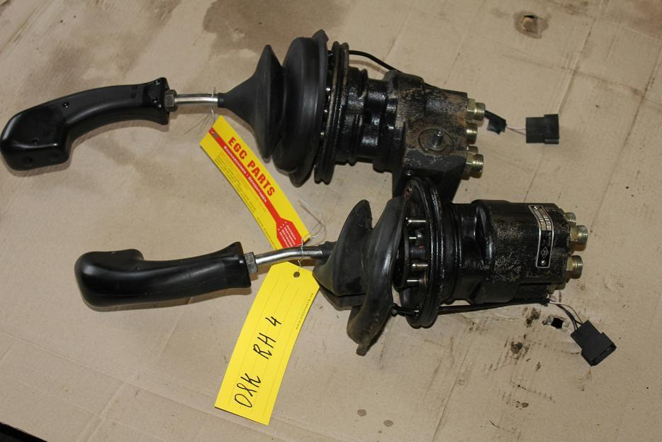 O&K RH 4 PMS Joystick - Cabina e interior para Maquinaria de construcción: foto 1 O&K RH 4 PMS Joystick - Cabina e interior para Maquinaria de construcción: foto 1