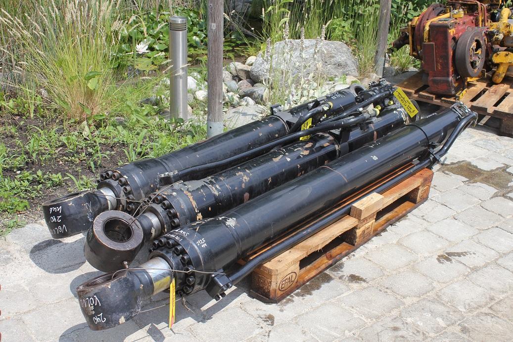 Volvo EC 240 B NLC - Cilindro hidráulico para Maquinaria de construcción: foto 1 Volvo EC 240 B NLC - Cilindro hidráulico para Maquinaria de construcción: foto 1