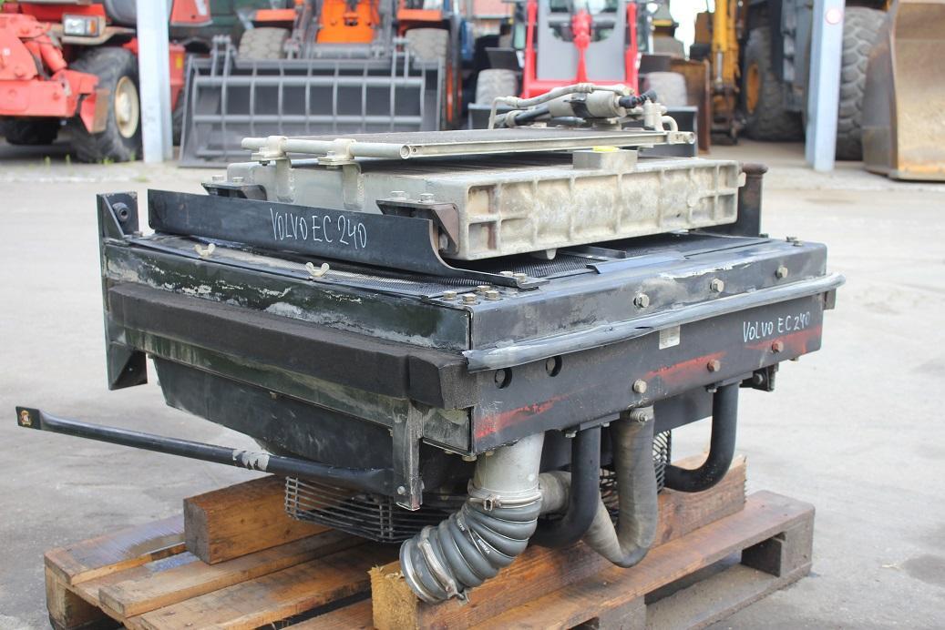Volvo EC 240 BNLC - Sistema de refrigeración para Maquinaria de construcción: foto 3 Volvo EC 240 BNLC - Sistema de refrigeración para Maquinaria de construcción: foto 3
