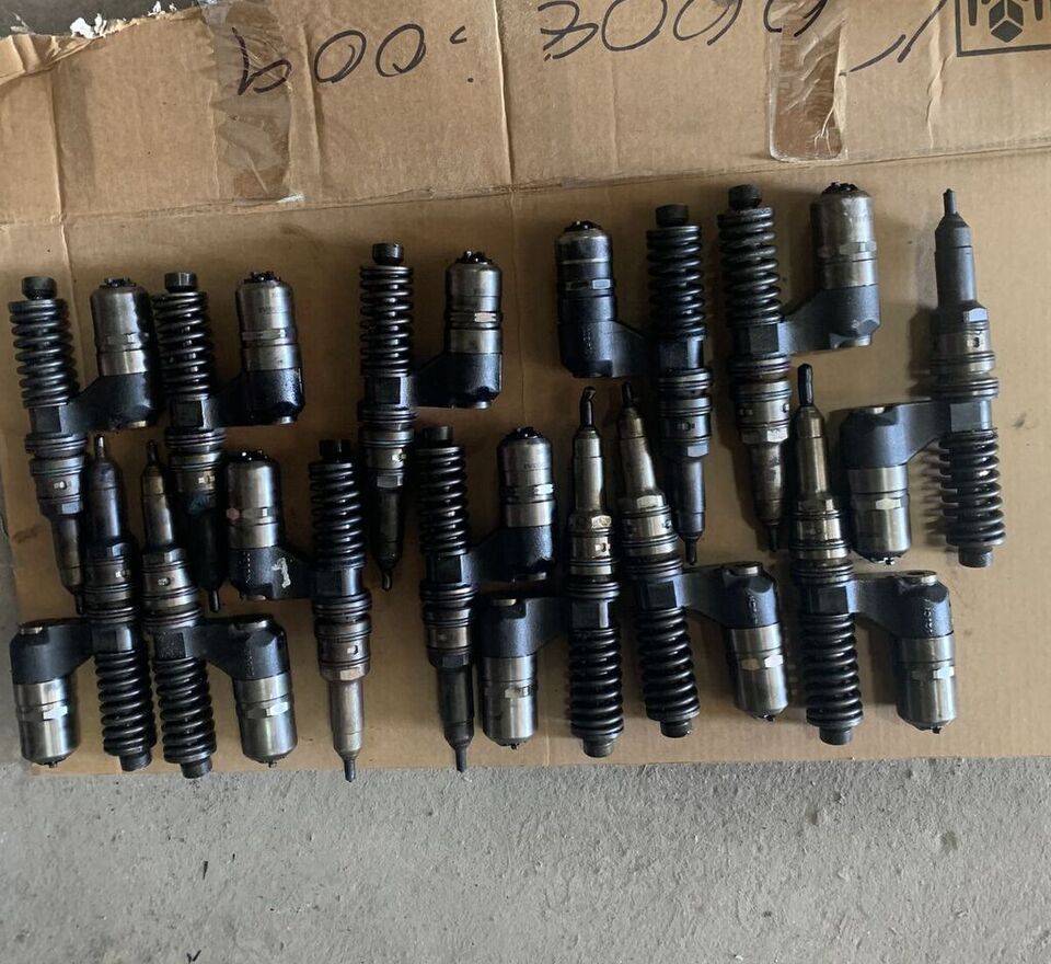 Bosch 0414701006 IVECO Stralis truck - Inyector para Camión: foto 1 Bosch 0414701006 IVECO Stralis truck - Inyector para Camión: foto 1