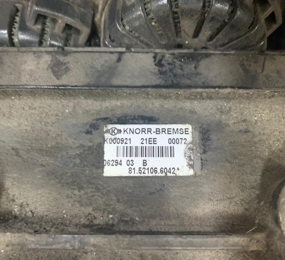 Knorr-Bremse Dwukanałowy 81.52106.6042 MAN TGA TGX TGS truck - Válvula de freno para Camión: foto 3 Knorr-Bremse Dwukanałowy 81.52106.6042 MAN TGA TGX TGS truck - Válvula de freno para Camión: foto 3
