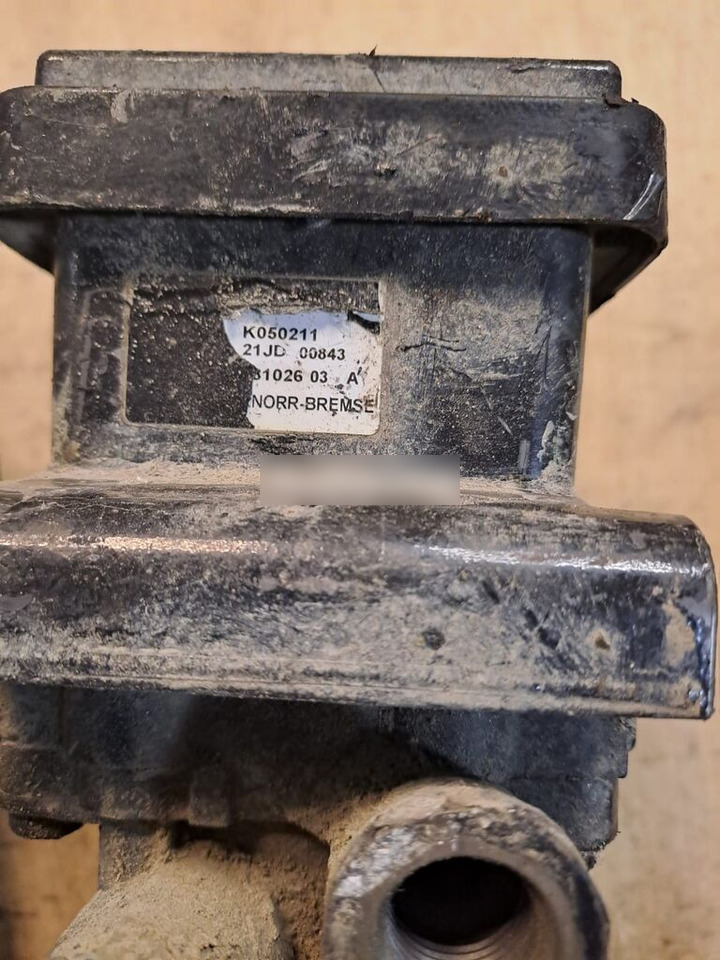 Knorr-Bremse K050211 MAN - Válvula de freno para Camión: foto 3 Knorr-Bremse K050211 MAN - Válvula de freno para Camión: foto 3