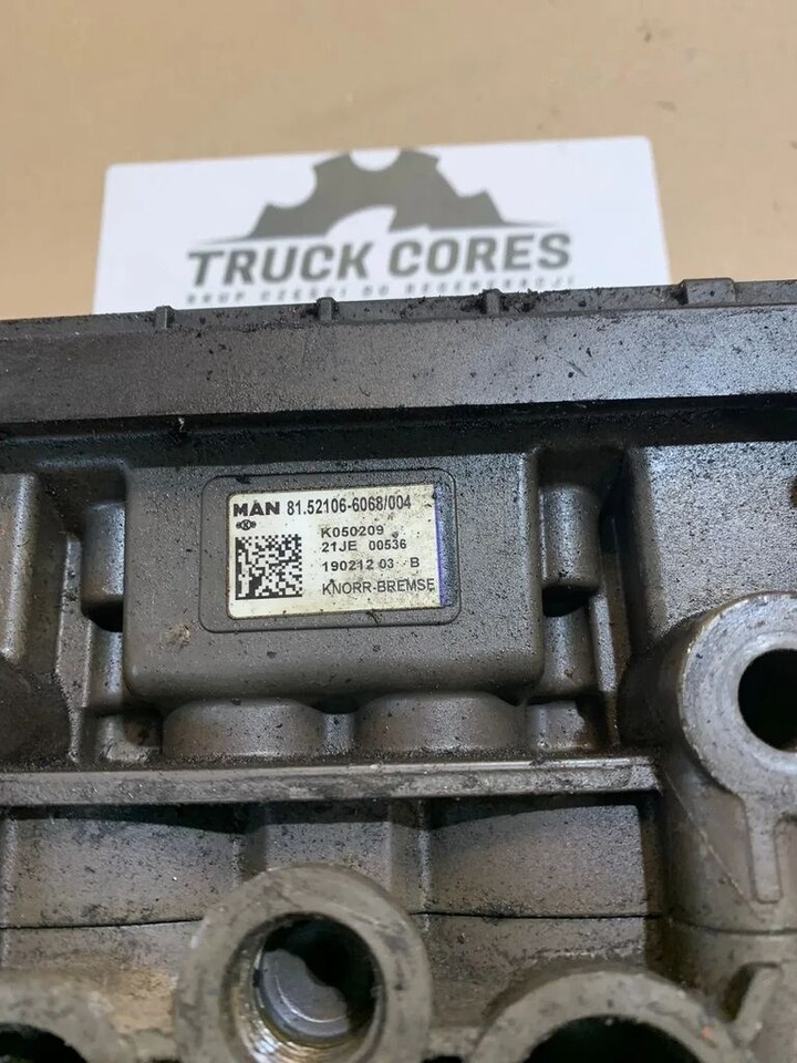 Modulator Podwójny EBS K050209 E6 KNORR BREMSE MAN TGX, TGL, TGM K050209 - Válvula de freno para Camión: foto 2 Modulator Podwójny EBS K050209 E6 KNORR BREMSE MAN TGX, TGL, TGM K050209 - Válvula de freno para Camión: foto 2