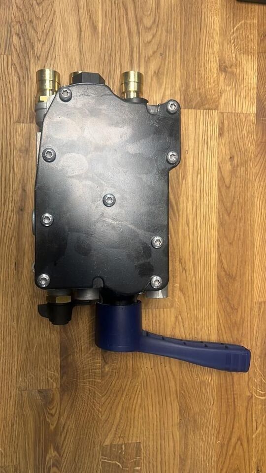 Nowy Zawór Sterowania Platformy Naczepy WABCO 4630905000 ETASC D 4630905000 - Válvula hidráulica para Camión: foto 2 Nowy Zawór Sterowania Platformy Naczepy WABCO 4630905000 ETASC D 4630905000 - Válvula hidráulica para Camión: foto 2