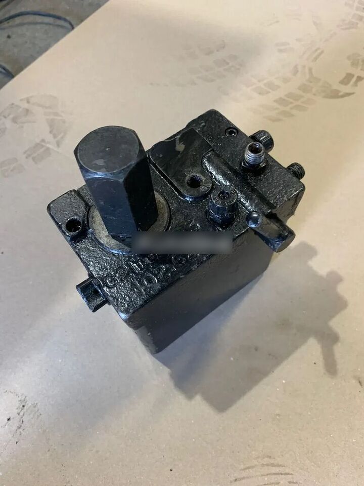 POMPA WYWROTU KABINY MAN TGX18.440 102622 truck - Bomba hidráulica para Camión: foto 3 POMPA WYWROTU KABINY MAN TGX18.440 102622 truck - Bomba hidráulica para Camión: foto 3