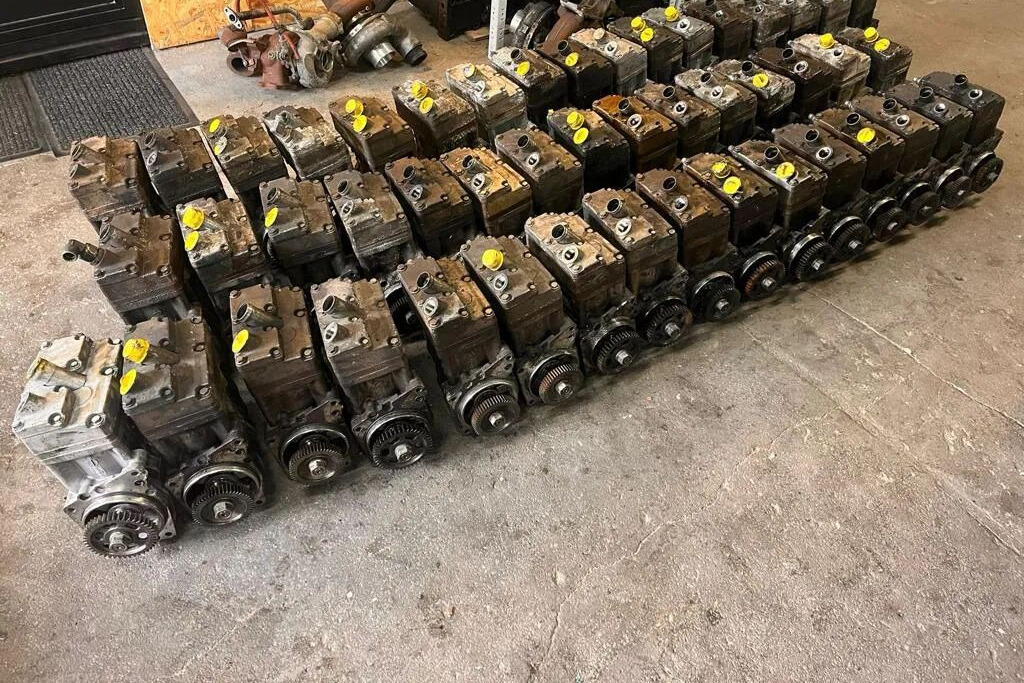 Spreżarka Powietrza MERCEDES ACTROS ARCOS ANTOS A0011306215 MP4 A0011306215 - Compresor para Camión: foto 4 Spreżarka Powietrza MERCEDES ACTROS ARCOS ANTOS A0011306215 MP4 A0011306215 - Compresor para Camión: foto 4