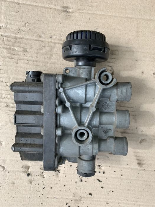 WABCO Zawór ECAS oryginał 4728800010 DAF MAN, Renault, Iveco - Válvula de freno para Camión: foto 1 WABCO Zawór ECAS oryginał 4728800010 DAF MAN, Renault, Iveco - Válvula de freno para Camión: foto 1