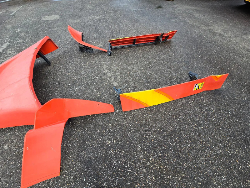 MAN TGX Spoiler - Aerodinámica/ Spoiler para Camión: foto 1 MAN TGX Spoiler - Aerodinámica/ Spoiler para Camión: foto 1