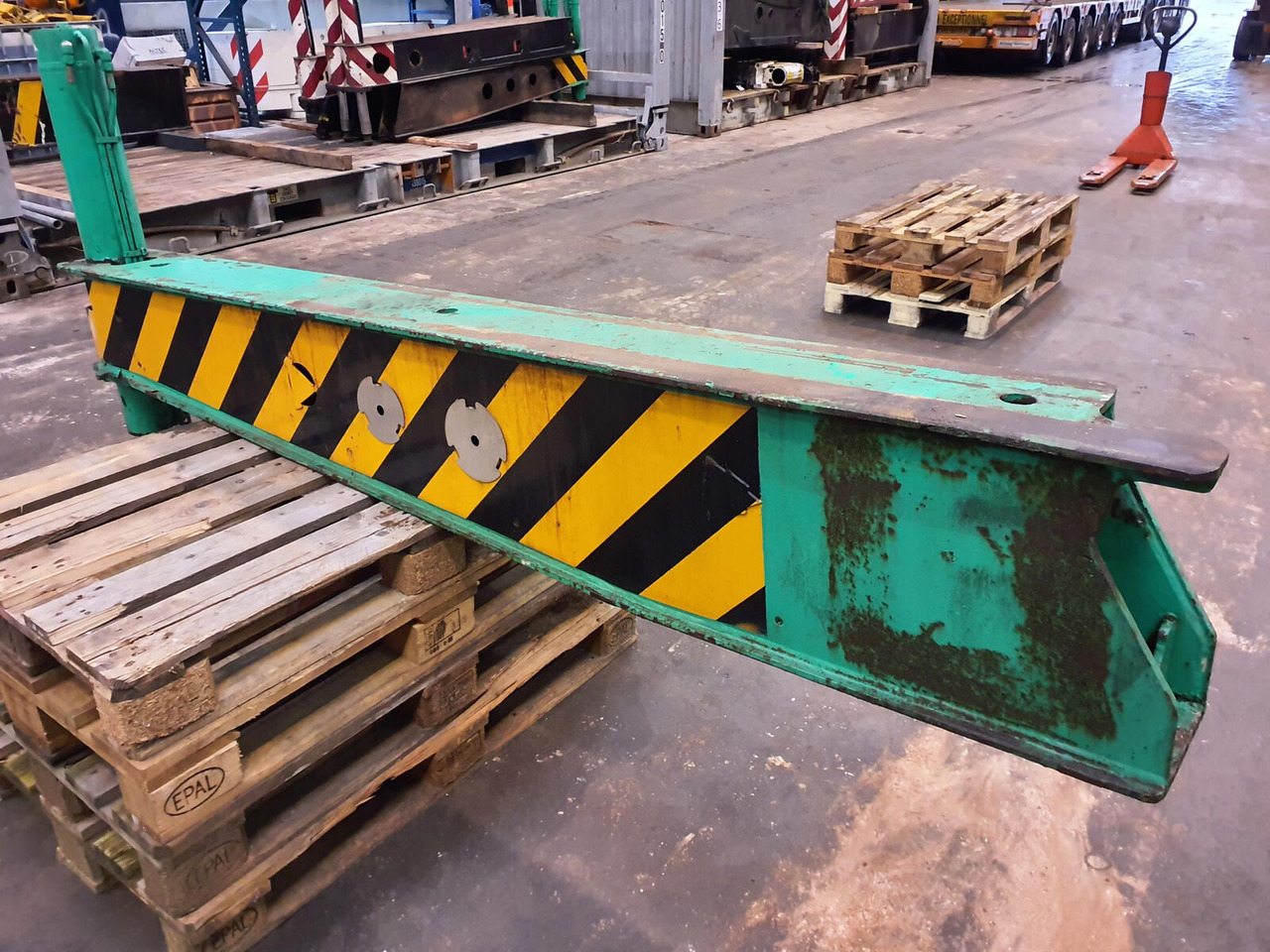 FAUN ATF 60-3 outrigger beam rear with support cylinder - Suspensión para Autogrúa: foto 3 FAUN ATF 60-3 outrigger beam rear with support cylinder - Suspensión para Autogrúa: foto 3