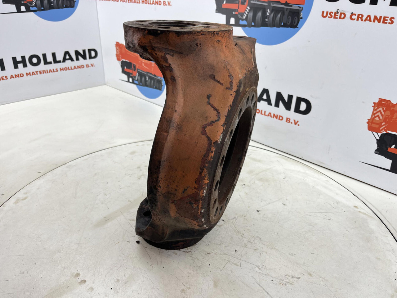 FAUN RTF 50 Steering knuckle 16 holes axle 1 left - Mangueta para Grúa: foto 3 FAUN RTF 50 Steering knuckle 16 holes axle 1 left - Mangueta para Grúa: foto 3