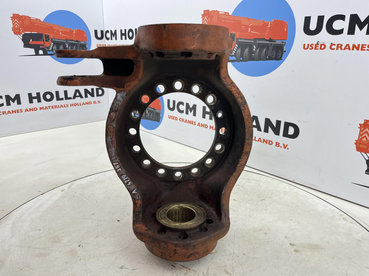 FAUN RTF 50 Steering knuckle 16 holes axle 3 left - Mangueta para Autogrúa: foto 5 FAUN RTF 50 Steering knuckle 16 holes axle 3 left - Mangueta para Autogrúa: foto 5