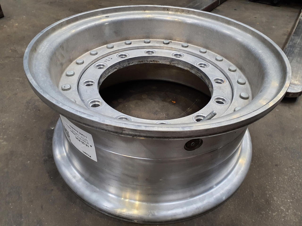 Grove Rim 445/95R25 12 13.3 2p Alu - Llanta para Grúa: foto 1 Grove Rim 445/95R25 12 13.3 2p Alu - Llanta para Grúa: foto 1