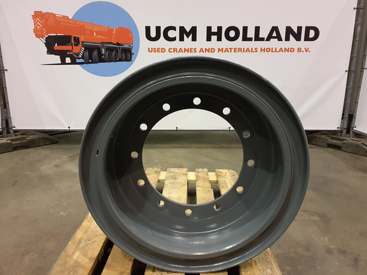 Grove Rim 445/95R25 12 14.5 3p - Llanta para Grúa: foto 1 Grove Rim 445/95R25 12 14.5 3p - Llanta para Grúa: foto 1