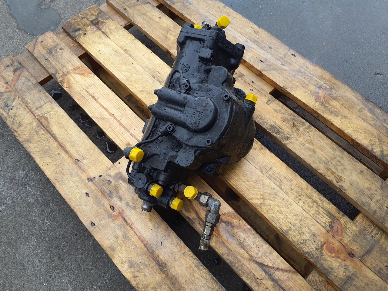 Liebherr LTM 1060-2 steering gear - Caja de dirección para Autogrúa: foto 1 Liebherr LTM 1060-2 steering gear - Caja de dirección para Autogrúa: foto 1