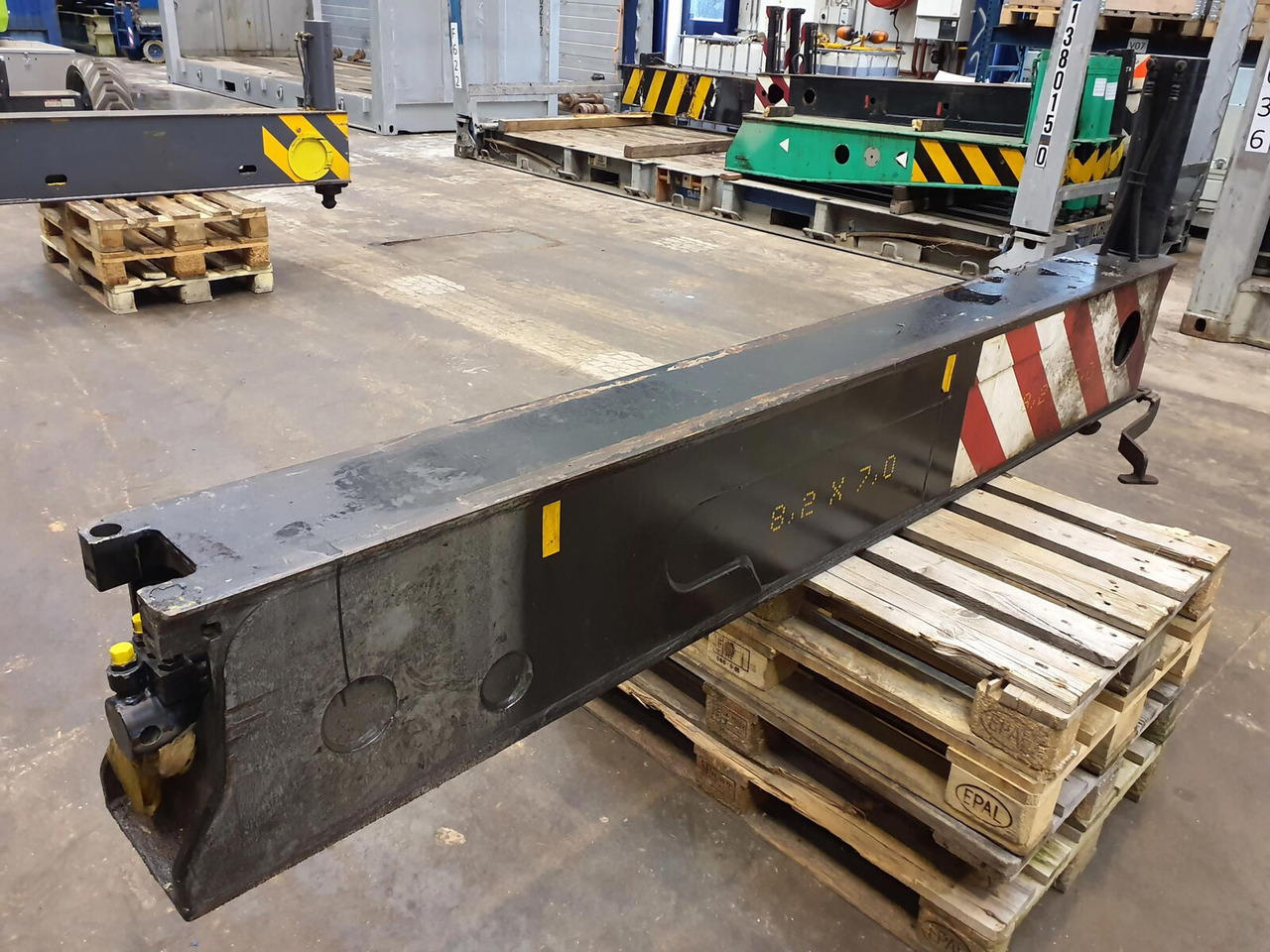 Liebherr LTM 1080-1 sliding beam complete front - Suspensión para Grúa: foto 3 Liebherr LTM 1080-1 sliding beam complete front - Suspensión para Grúa: foto 3