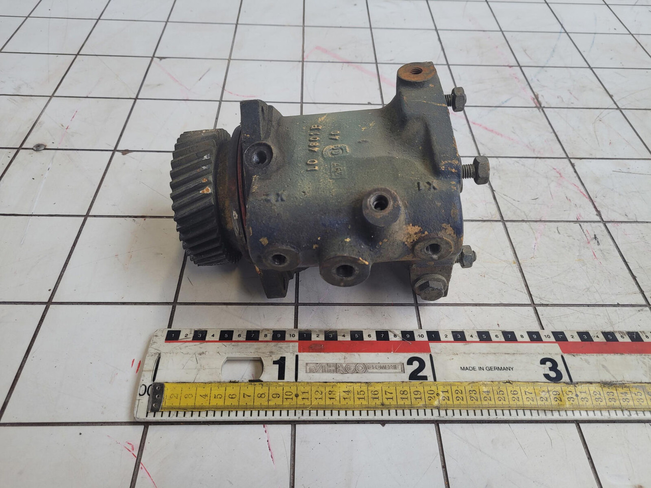 Liebherr LTM 1300 Auxiliary drive PTO - Transmisión para Autogrúa: foto 1 Liebherr LTM 1300 Auxiliary drive PTO - Transmisión para Autogrúa: foto 1