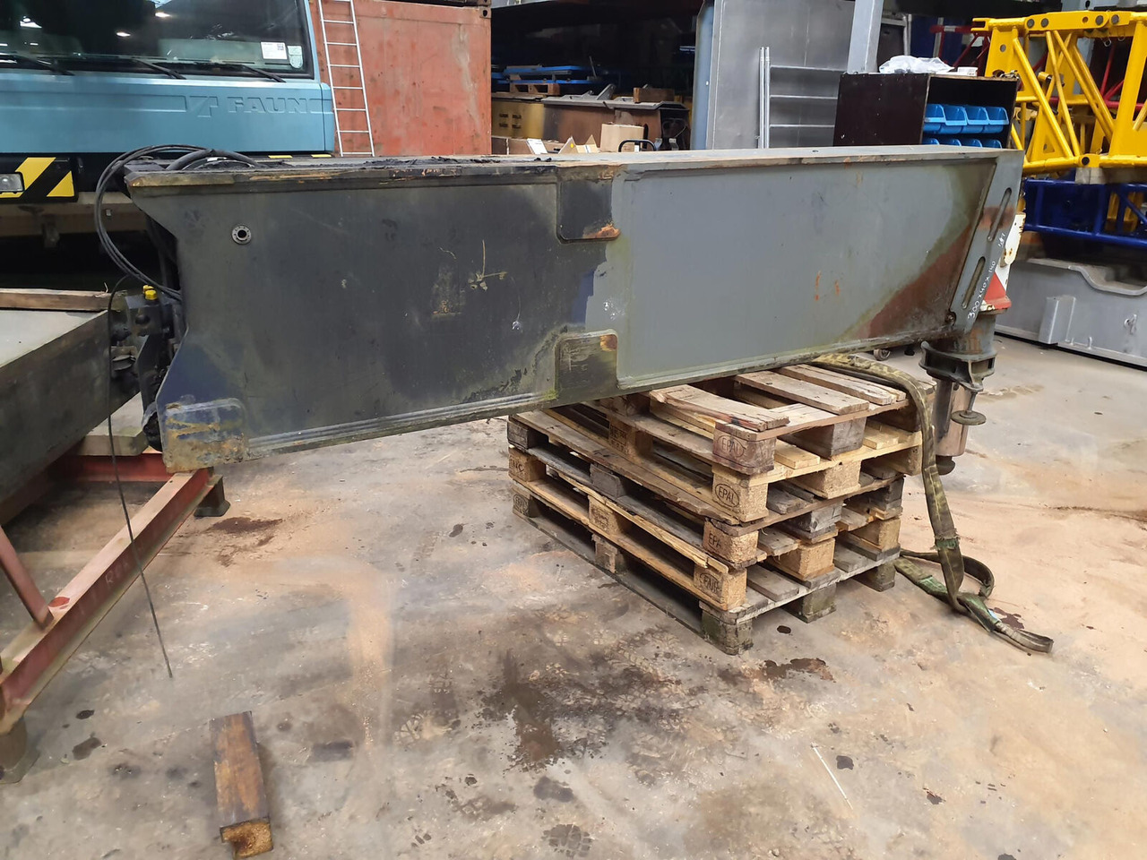 Liebherr LTM 1300 outrigger complete rear L - Suspensión para Autogrúa: foto 4 Liebherr LTM 1300 outrigger complete rear L - Suspensión para Autogrúa: foto 4