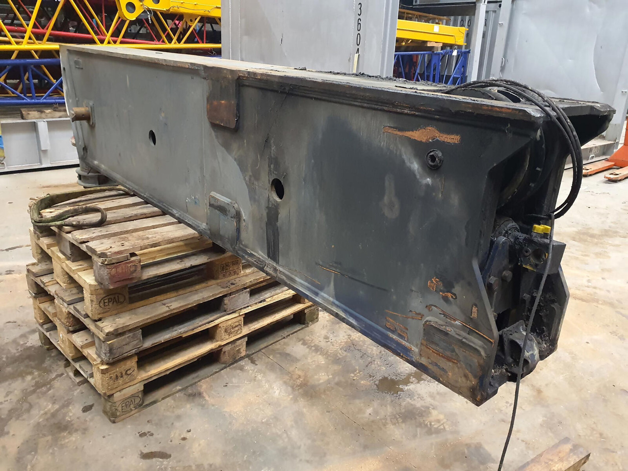 Liebherr LTM 1300 outrigger complete rear L - Suspensión para Autogrúa: foto 3 Liebherr LTM 1300 outrigger complete rear L - Suspensión para Autogrúa: foto 3