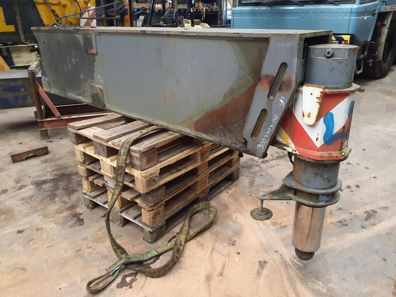 Liebherr LTM 1300 outrigger complete rear L - Suspensión para Autogrúa: foto 1 Liebherr LTM 1300 outrigger complete rear L - Suspensión para Autogrúa: foto 1