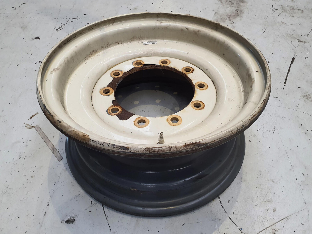 Liebherr Rim 445/95R25 10 12 1p - Llanta para Grúa: foto 1 Liebherr Rim 445/95R25 10 12 1p - Llanta para Grúa: foto 1