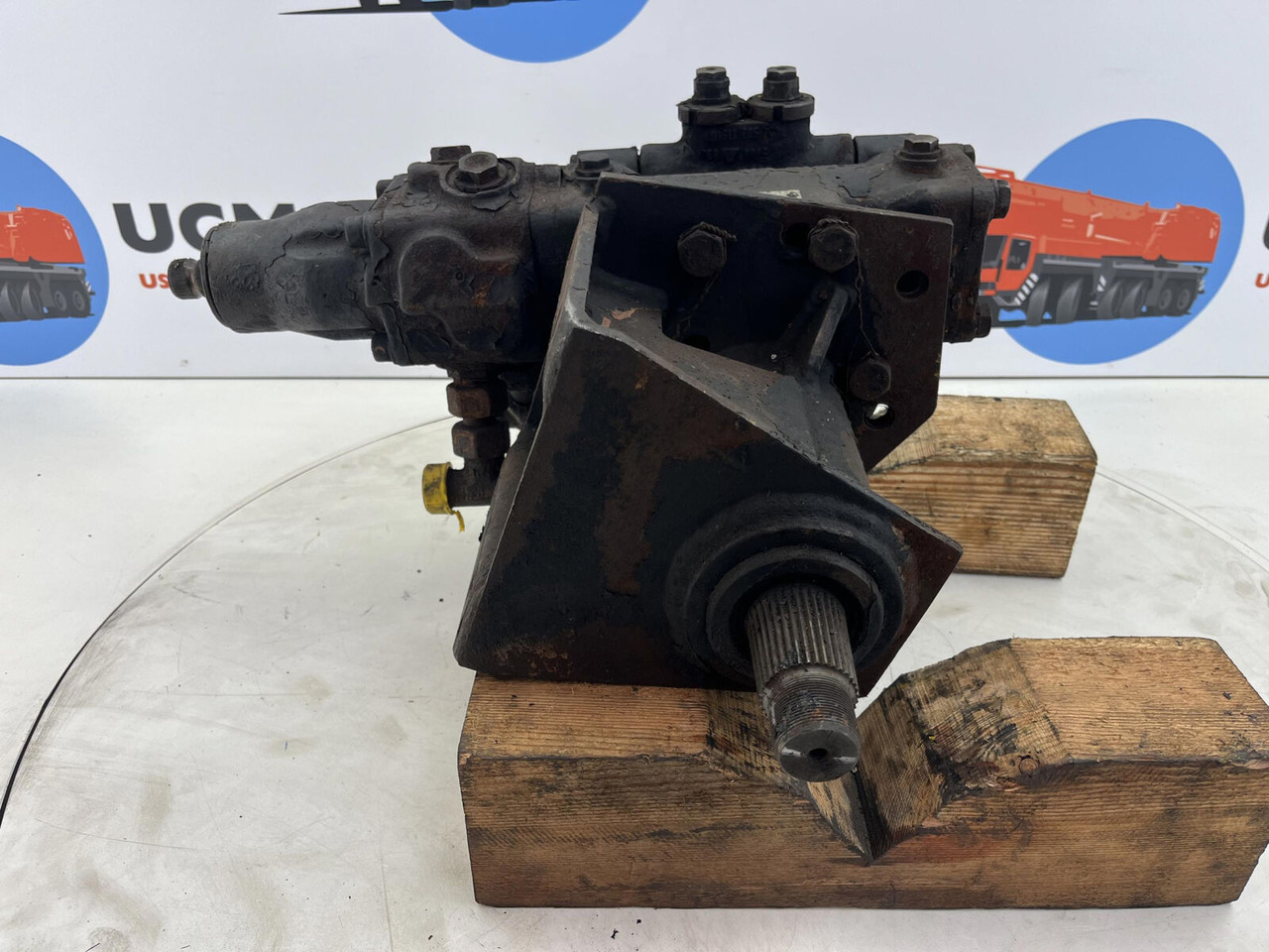 Steering box - Caja de dirección para Grúa: foto 4 Steering box - Caja de dirección para Grúa: foto 4