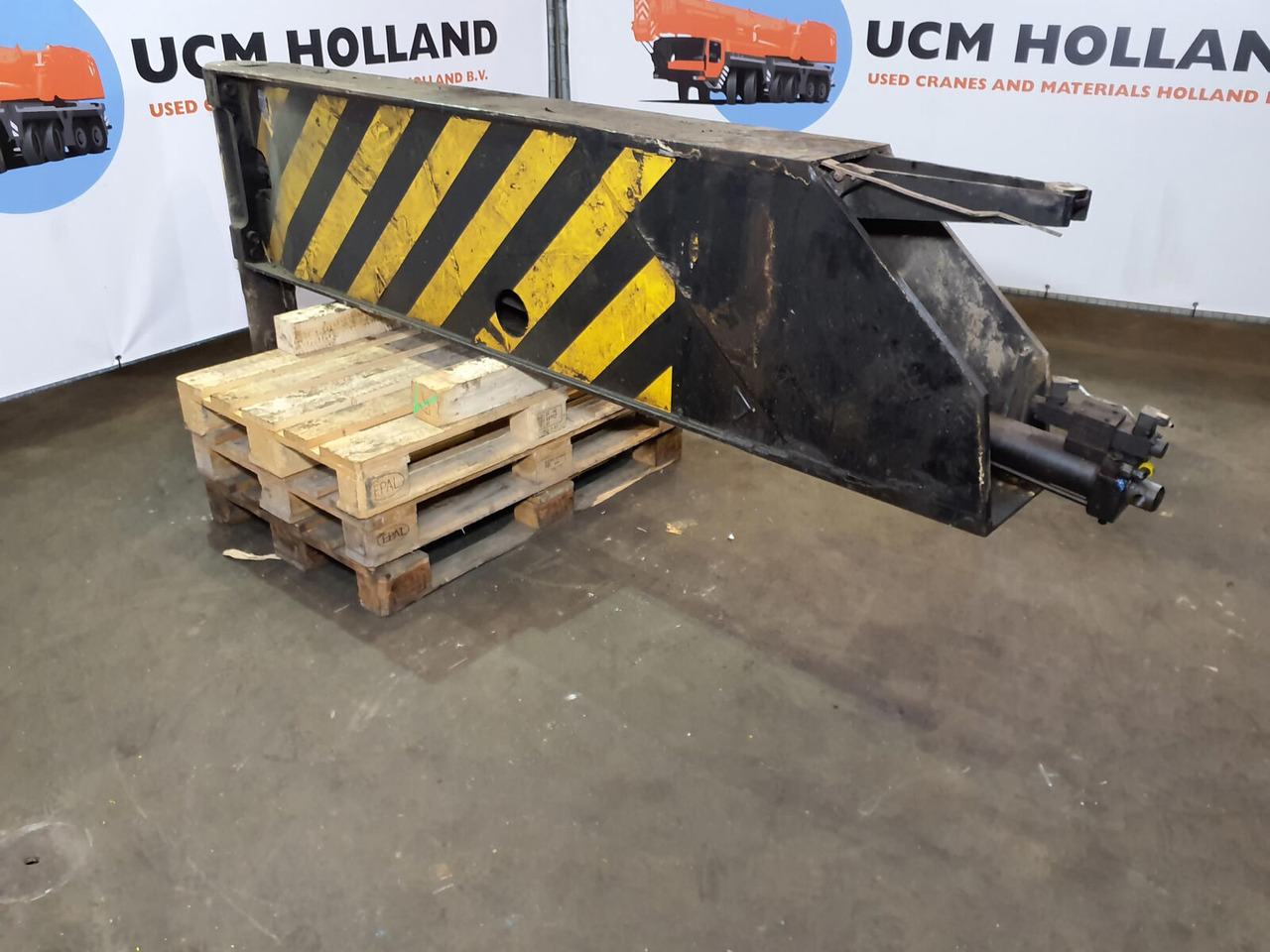 Terex AC 100 outrigger beam complete rear - Suspensión para Autogrúa: foto 3 Terex AC 100 outrigger beam complete rear - Suspensión para Autogrúa: foto 3