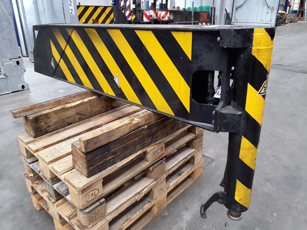 Terex AC 50 outrigger rear with outrigger cylinder - Suspensión para Autogrúa: foto 1 Terex AC 50 outrigger rear with outrigger cylinder - Suspensión para Autogrúa: foto 1