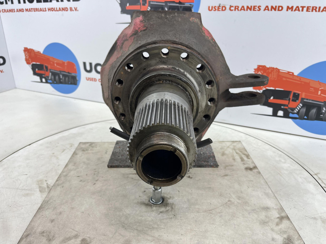 Terex Demag AC 35 Steering knuckle 16 holes axle 2 left - Mangueta para Autogrúa: foto 2 Terex Demag AC 35 Steering knuckle 16 holes axle 2 left - Mangueta para Autogrúa: foto 2