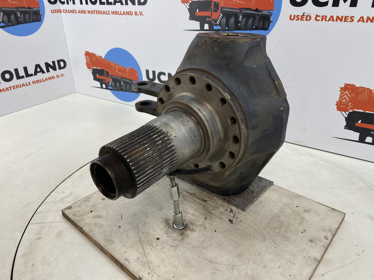 Terex Demag AC 35 Steering knuckle 16 holes axle 2 right - Mangueta para Autogrúa: foto 1 Terex Demag AC 35 Steering knuckle 16 holes axle 2 right - Mangueta para Autogrúa: foto 1