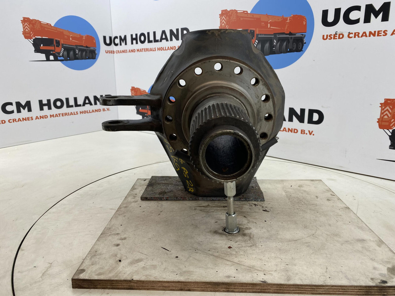 Terex Demag AC 35 Steering knuckle 16 holes axle 2 right - Mangueta para Autogrúa: foto 2 Terex Demag AC 35 Steering knuckle 16 holes axle 2 right - Mangueta para Autogrúa: foto 2