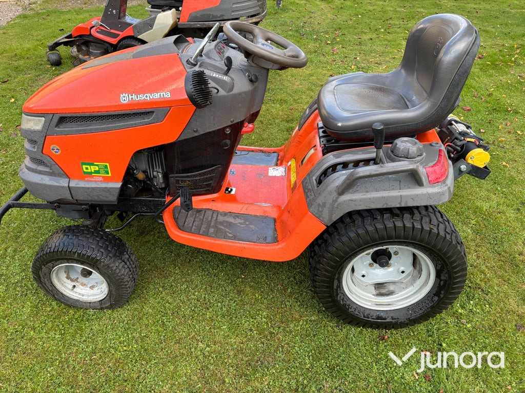 Åkgräsklippare Husqvarna GTH 260 XPT - Cortacésped: foto 2 Åkgräsklippare Husqvarna GTH 260 XPT - Cortacésped: foto 2