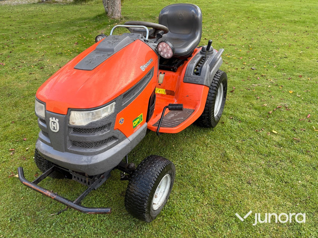 Åkgräsklippare Husqvarna GTH 260 XPT - Cortacésped: foto 1 Åkgräsklippare Husqvarna GTH 260 XPT - Cortacésped: foto 1