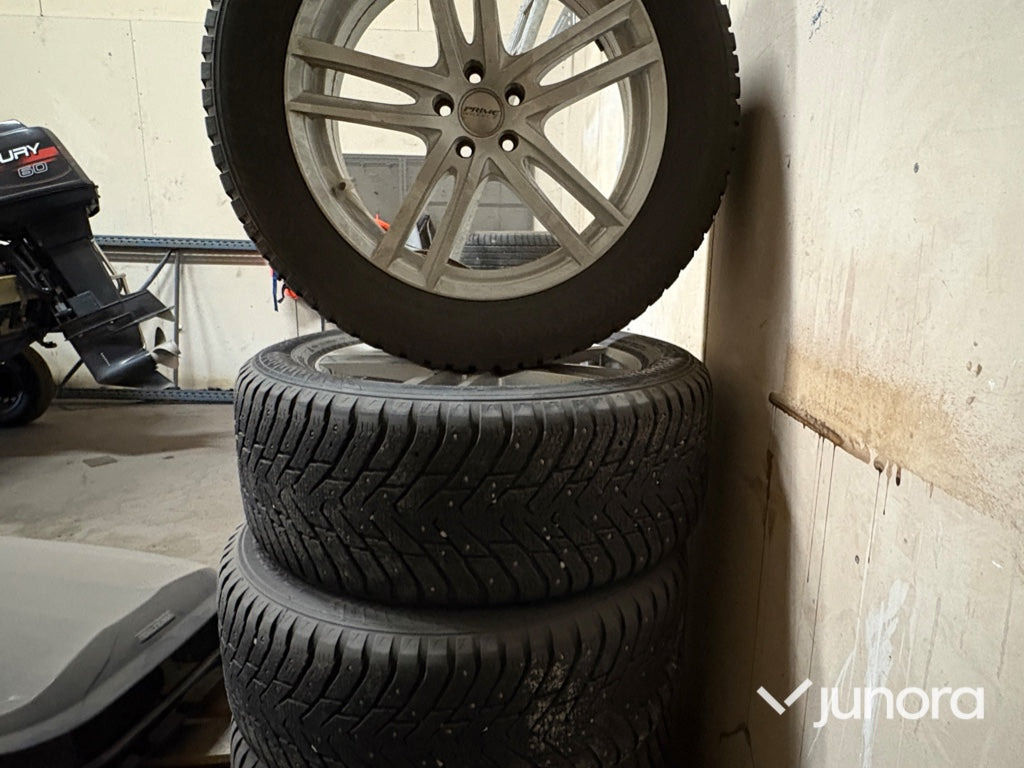 Dubbdäck med fälg - NOKIAN HAAKAPELIITTA - Rueda completa para Coche: foto 1 Dubbdäck med fälg - NOKIAN HAAKAPELIITTA - Rueda completa para Coche: foto 1