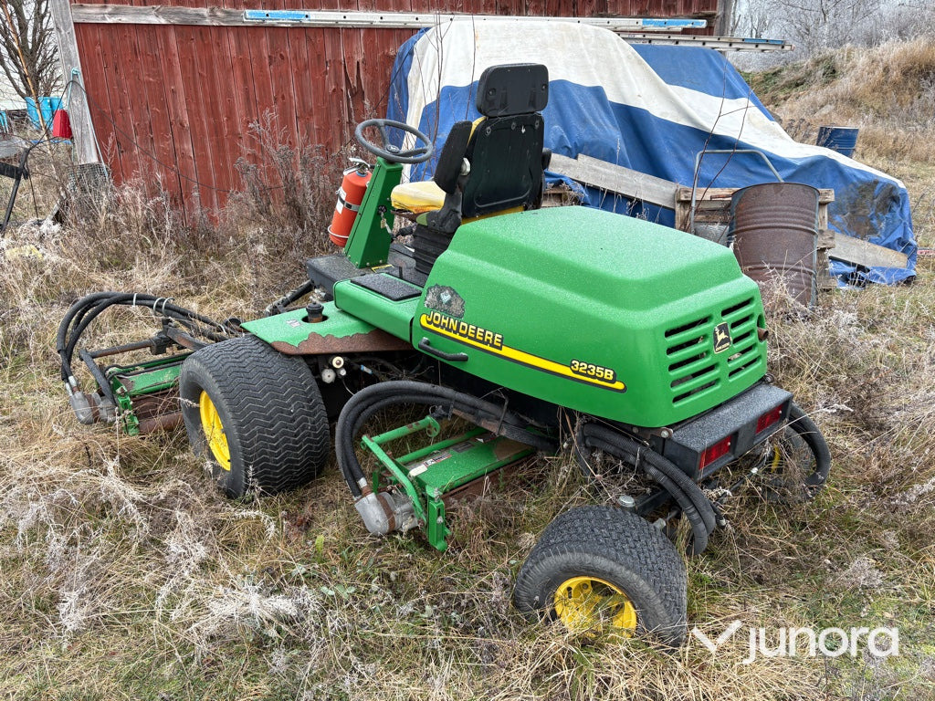 Gräsklippare - John Deere 3235B - Cortacésped: foto 4 Gräsklippare - John Deere 3235B - Cortacésped: foto 4