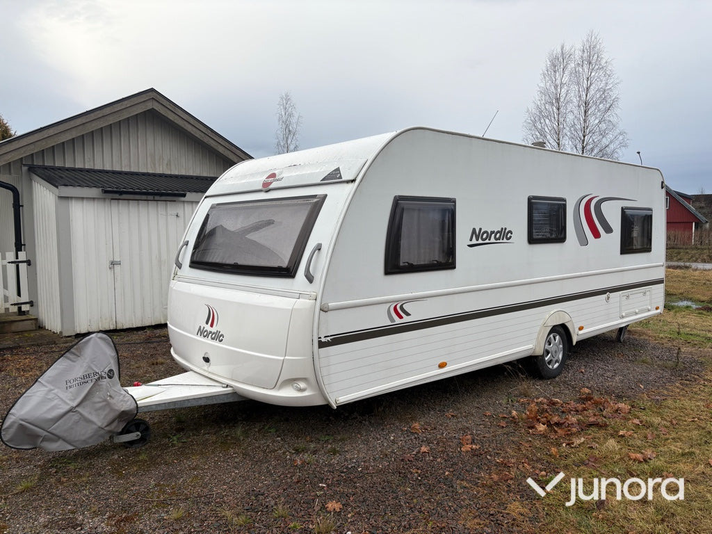 Husvagn - BÜRSTNER GMBH Averso Nordic - Caravana: foto 1 Husvagn - BÜRSTNER GMBH Averso Nordic - Caravana: foto 1
