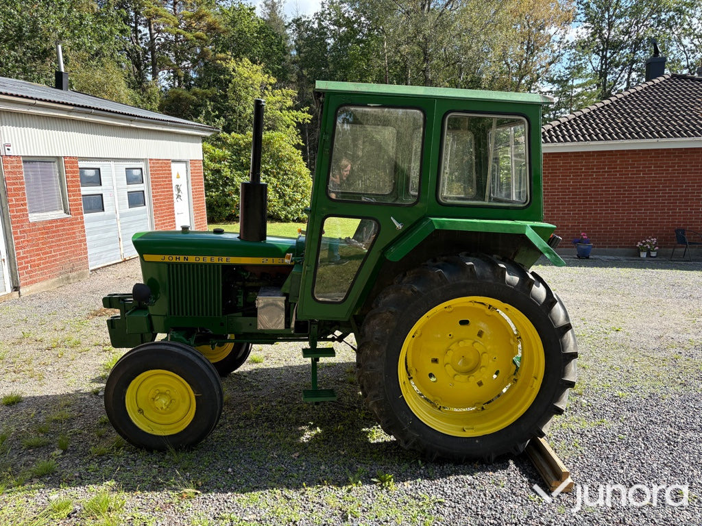 John Deere 2130 - Tractor: foto 2 John Deere 2130 - Tractor: foto 2