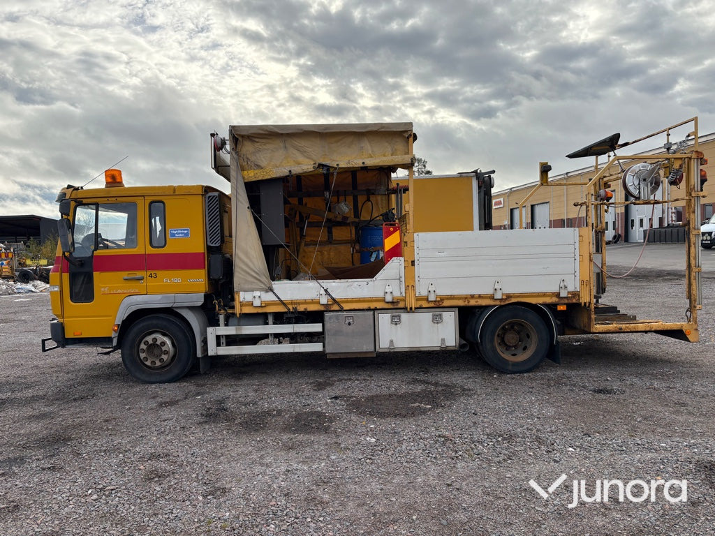 Lastbil Volvo FL611 4X2 - Camión caja abierta: foto 4 Lastbil Volvo FL611 4X2 - Camión caja abierta: foto 4