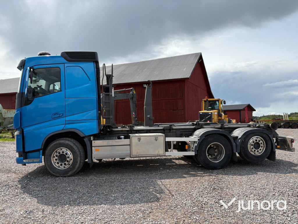 Lastväxlare Volvo FH500 - Camión multibasculante: foto 1 Lastväxlare Volvo FH500 - Camión multibasculante: foto 1