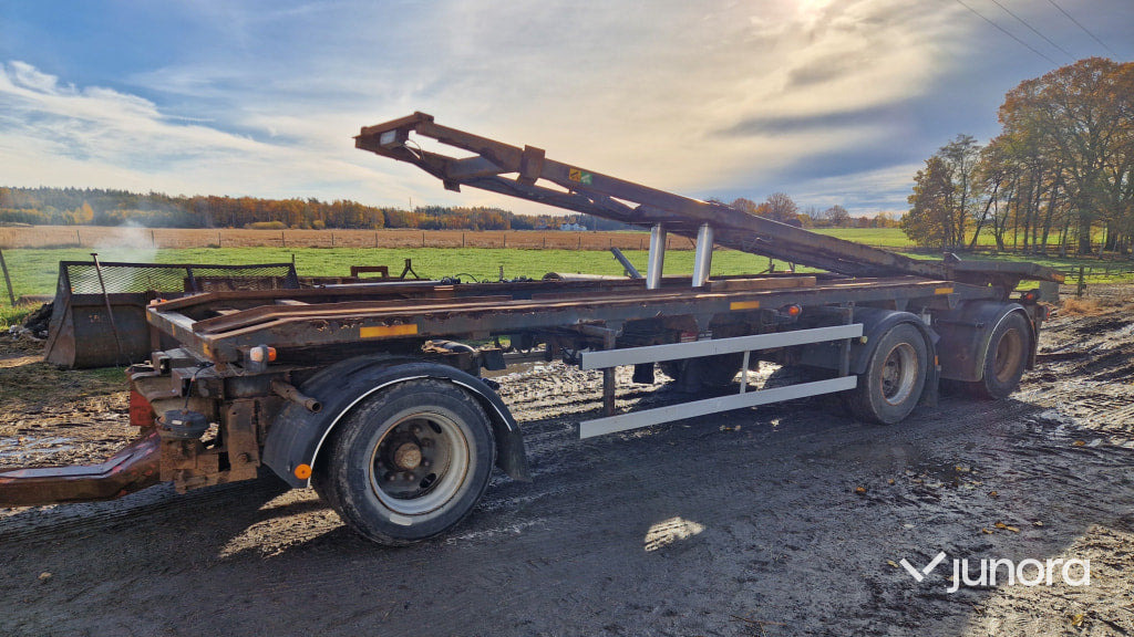 Lastväxlarvagn + Tipp - Härryda, THLBS-300-N - Remolque portacontenedore/ Intercambiable: foto 2 Lastväxlarvagn + Tipp - Härryda, THLBS-300-N - Remolque portacontenedore/ Intercambiable: foto 2