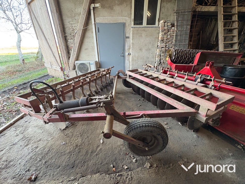 Tallriksharv – Lilla Harrie, 2x9 - Rastras: foto 2 Tallriksharv – Lilla Harrie, 2x9 - Rastras: foto 2