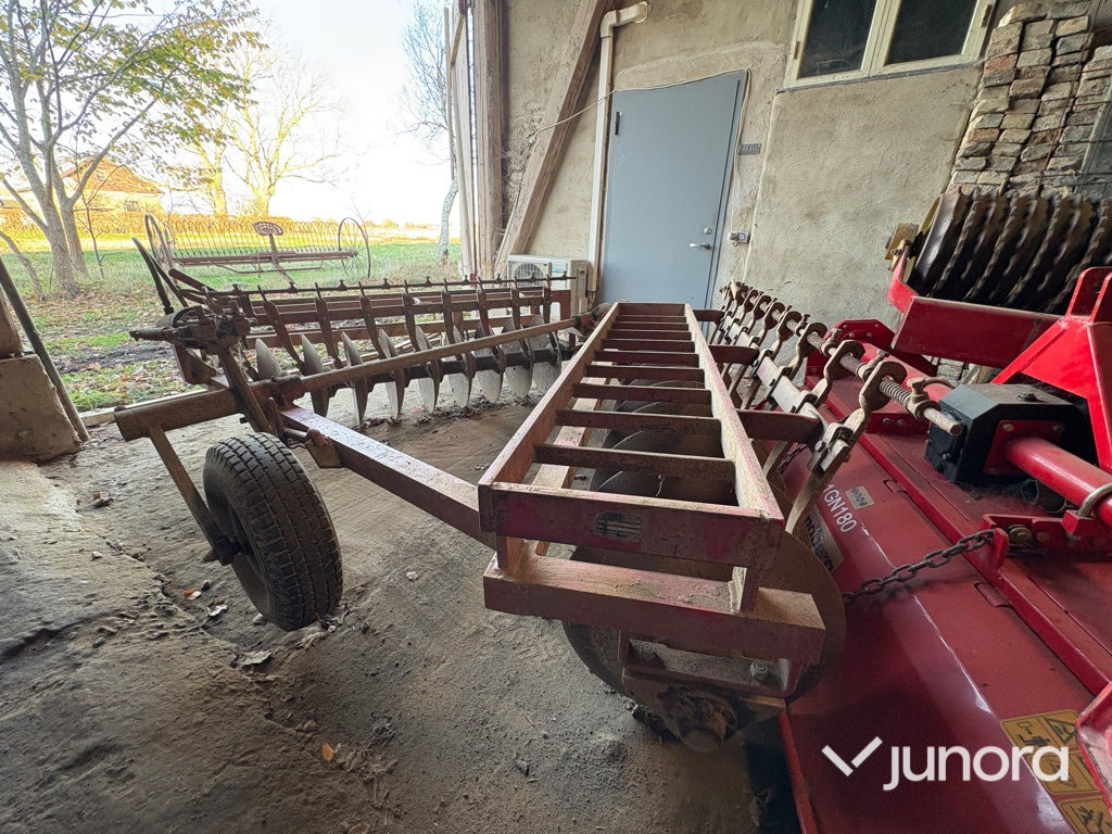 Tallriksharv – Lilla Harrie, 2x9 - Rastras: foto 3 Tallriksharv – Lilla Harrie, 2x9 - Rastras: foto 3