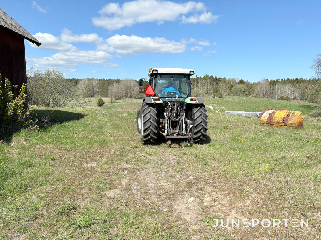 Traktor Deutz Fahr Agrofarm 430TTV med front lastare - Tractor: foto 5 Traktor Deutz Fahr Agrofarm 430TTV med front lastare - Tractor: foto 5