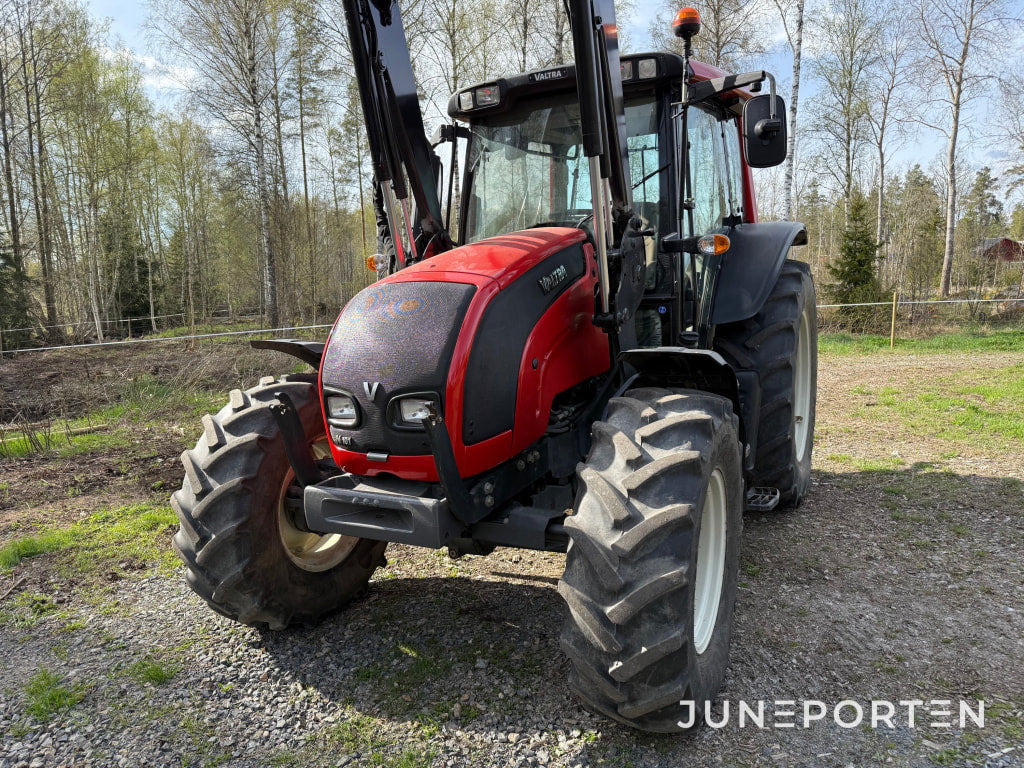 Valtra N101 - Tractor: foto 2 Valtra N101 - Tractor: foto 2