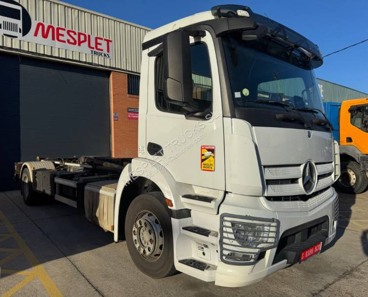 Mercedes Antos 1843 - Camión multibasculante: foto 2 Mercedes Antos 1843 - Camión multibasculante: foto 2