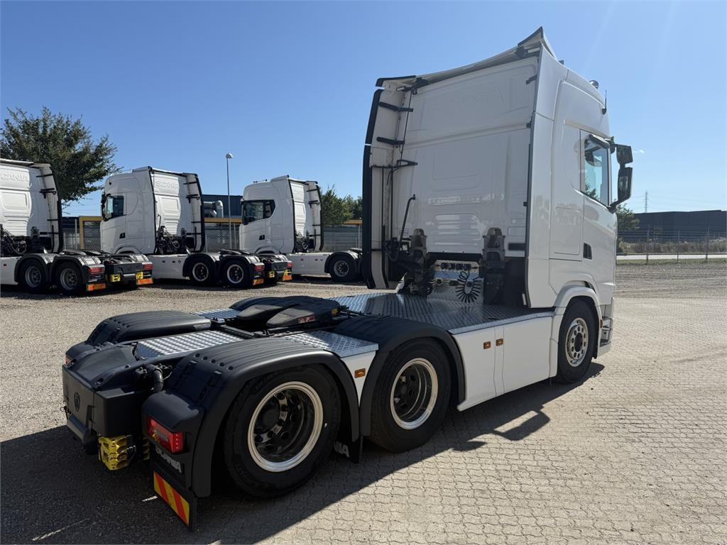 Scania S560 A 6x2 NB 2950 - Cabeza tractora: foto 2 Scania S560 A 6x2 NB 2950 - Cabeza tractora: foto 2