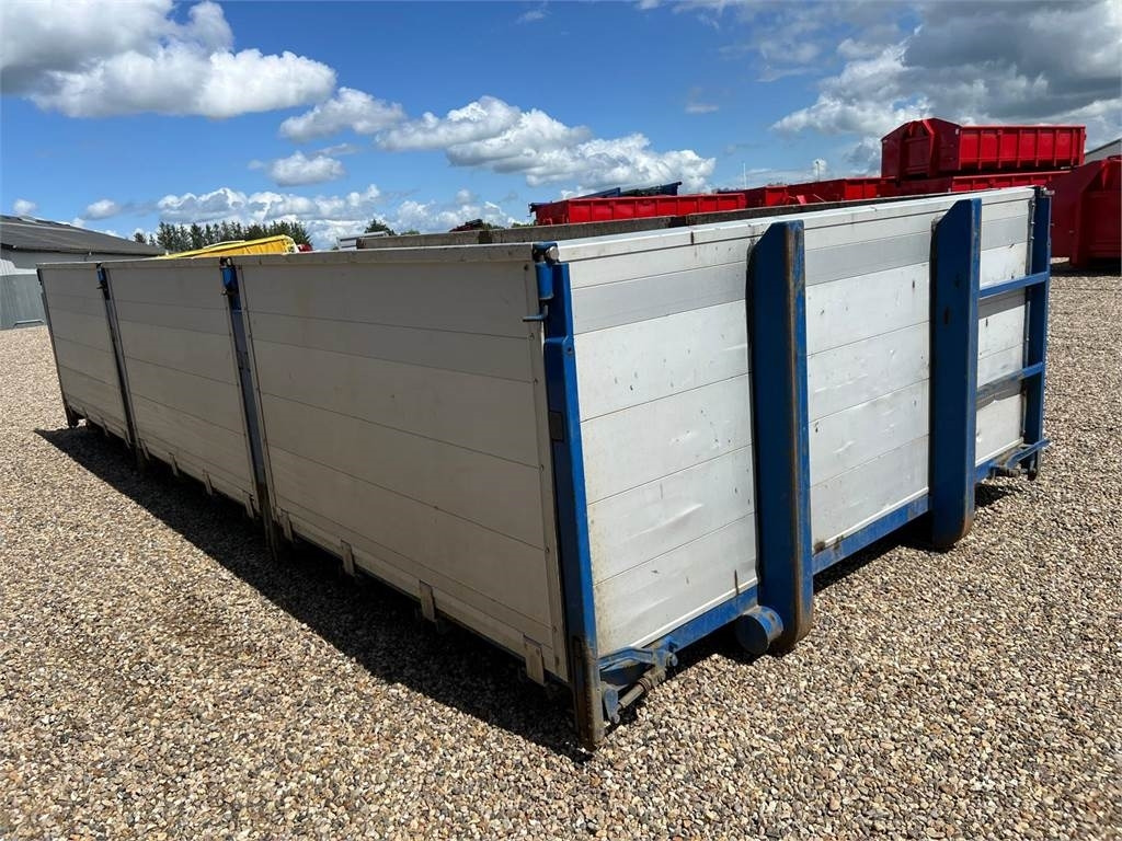HMF 5,8 mtr - alu sider - aut bagsmæk - Carrocería abierta: foto 1 HMF 5,8 mtr - alu sider - aut bagsmæk - Carrocería abierta: foto 1